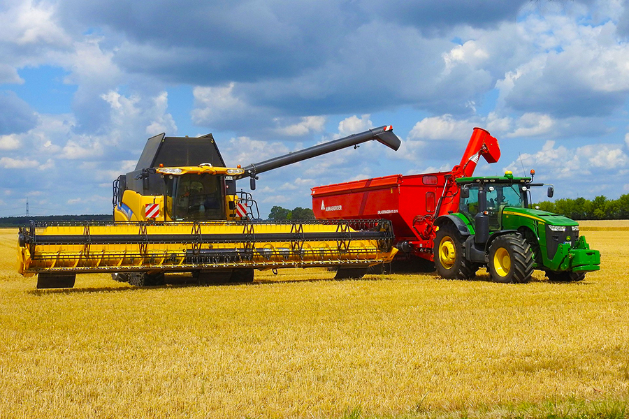 農(nóng)業(yè)機械漆-河北歐格曼涂料公司是生產(chǎn)拖拉機|裝卸機|收割機等農(nóng)業(yè)設備原漆的廠家